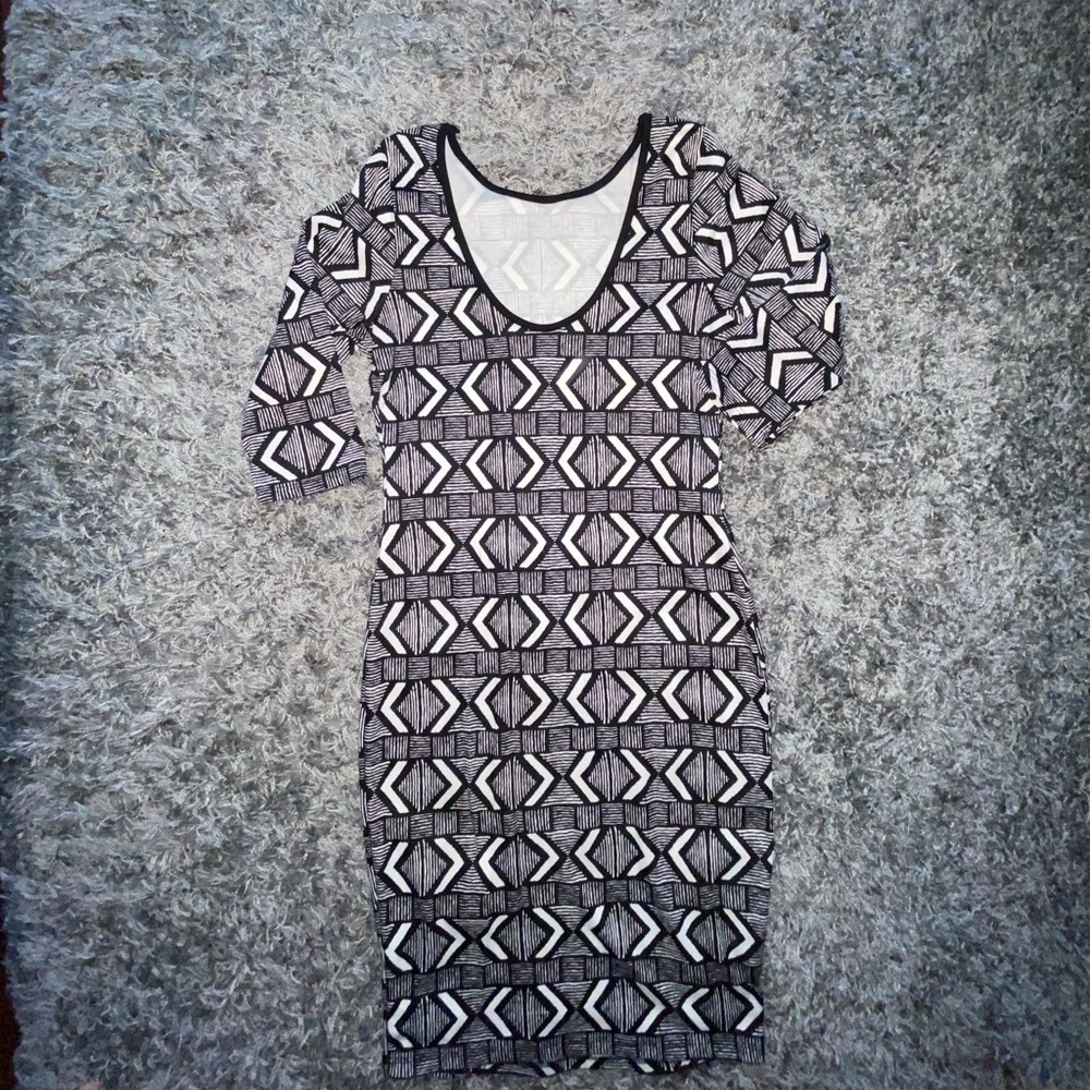 Dress - Picture 2 of 3